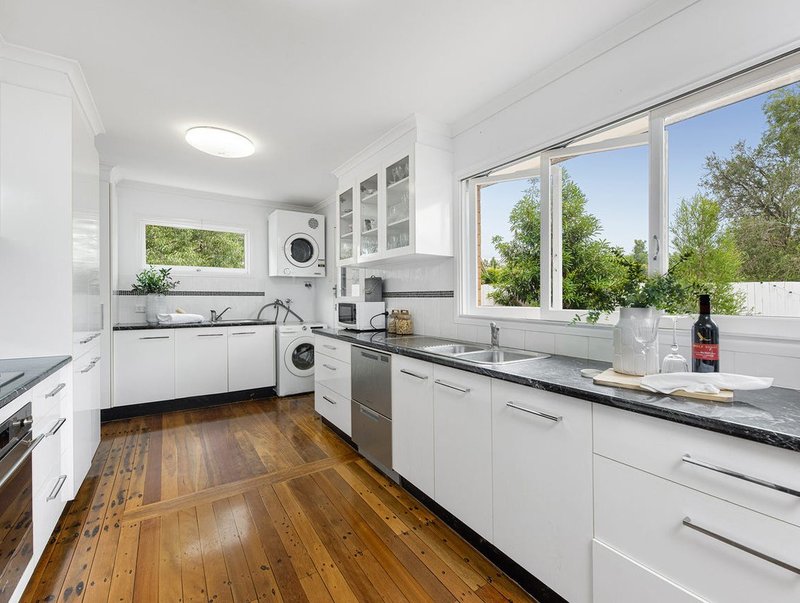 Photo - 27 Kingussie Street, Kenmore QLD 4069 - Image 13