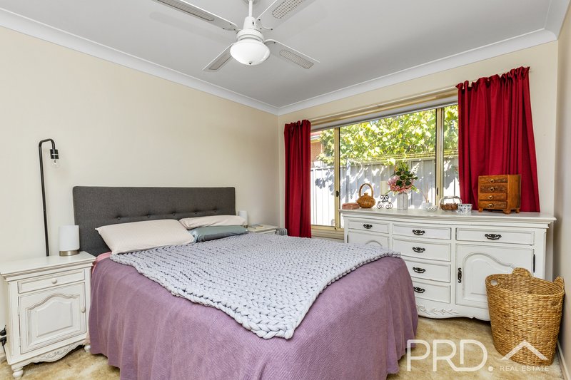 Photo - 2/7 Kirk Avenue, Tumut NSW 2720 - Image 6