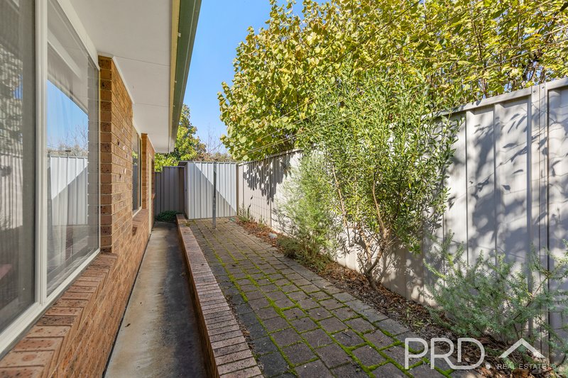 Photo - 2/7 Kirk Avenue, Tumut NSW 2720 - Image 12