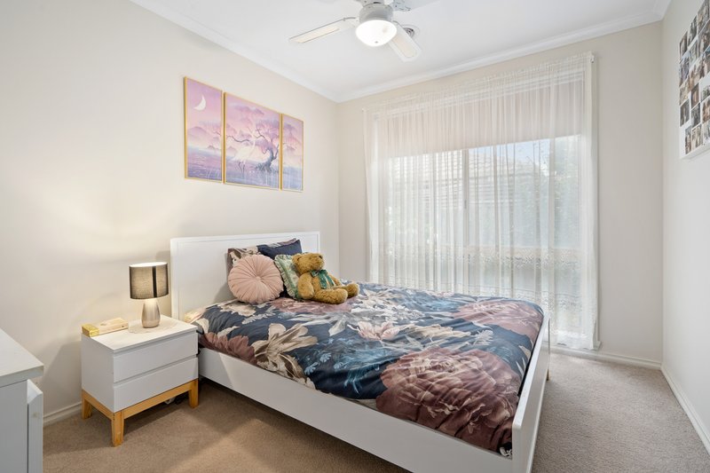 Photo - 2/7 Kookaburra Walk, South Morang VIC 3752 - Image 8