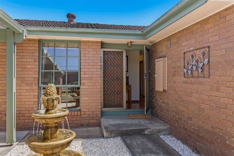 Photo - 27 Kristen Close, Glen Waverley VIC 3150 - Image 12