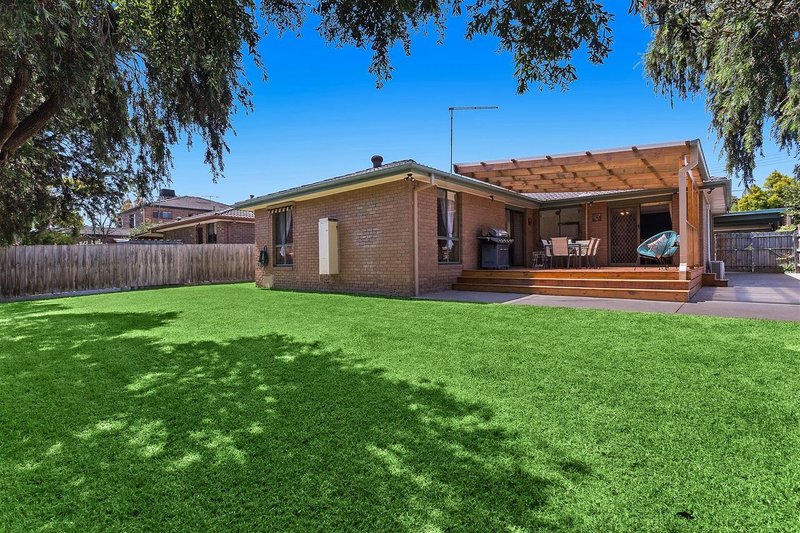 Photo - 27 Kristen Close, Glen Waverley VIC 3150 - Image 13