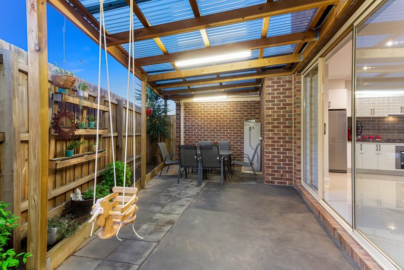 Photo - 2/7 Kumara Circuit, South Morang VIC 3752 - Image 6