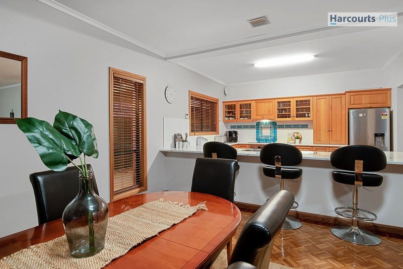 Photo - 27 Kurnabinna Terrace, Hallett Cove SA 5158 - Image 7