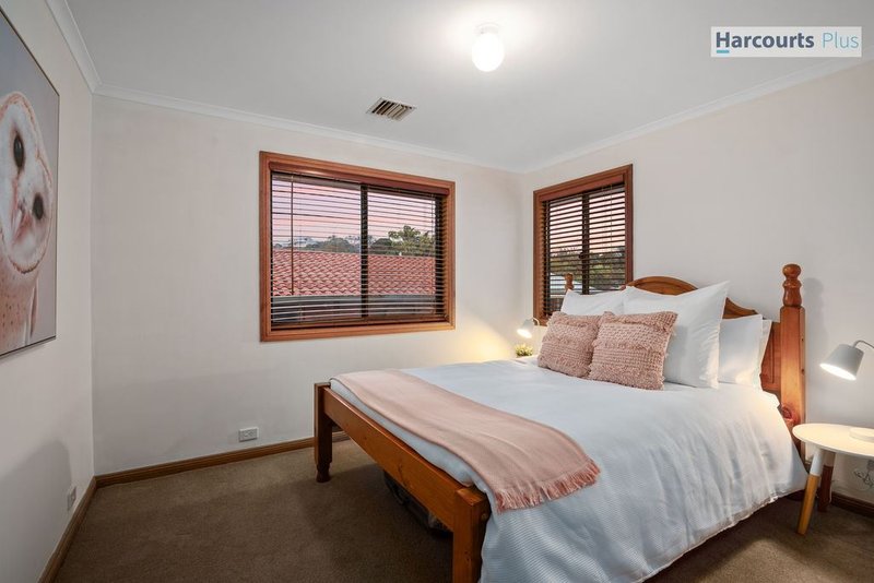 Photo - 27 Kurnabinna Terrace, Hallett Cove SA 5158 - Image 14