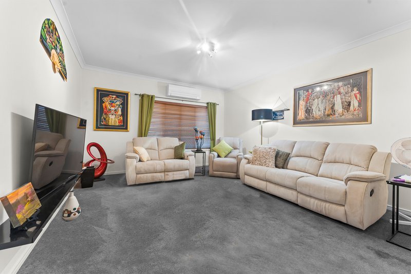 Photo - 27 Kurrajong Circuit, North Lakes QLD 4509 - Image 2