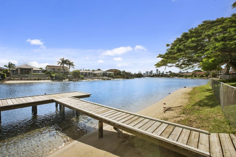 27 Kurrawa Avenue, Mermaid Waters QLD 4218