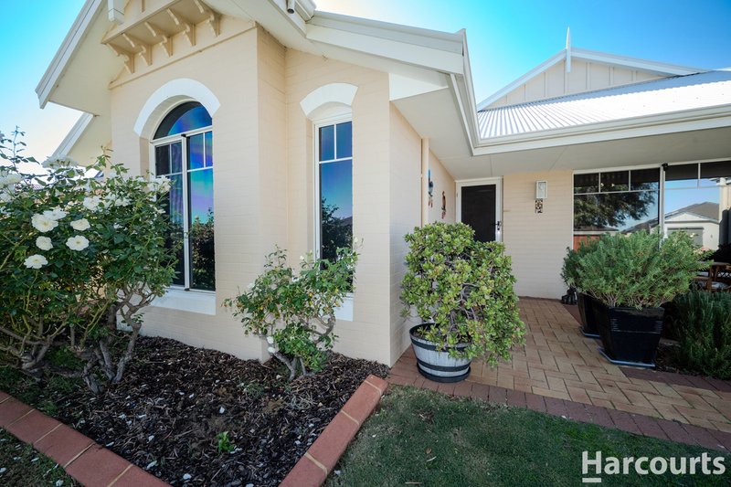 Photo - 27 Labianca Vista, Carramar WA 6031 - Image 3