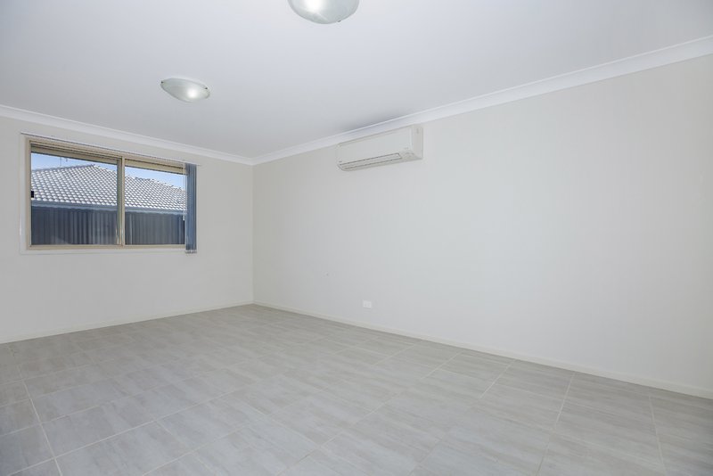 Photo - 27 Lake View Crescent, Raymond Terrace NSW 2324 - Image 5