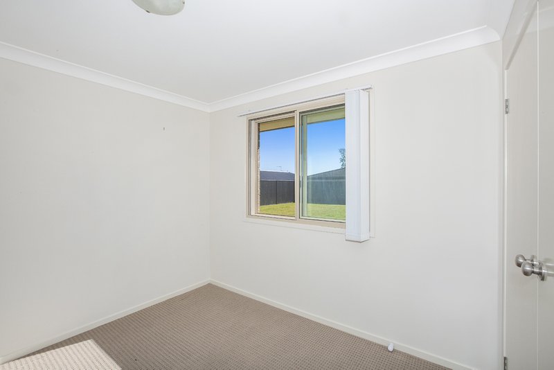 Photo - 27 Lake View Crescent, Raymond Terrace NSW 2324 - Image 11