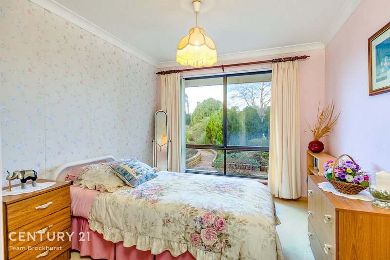 Photo - 27 Lakesend Road, Thornlie WA 6108 - Image 16