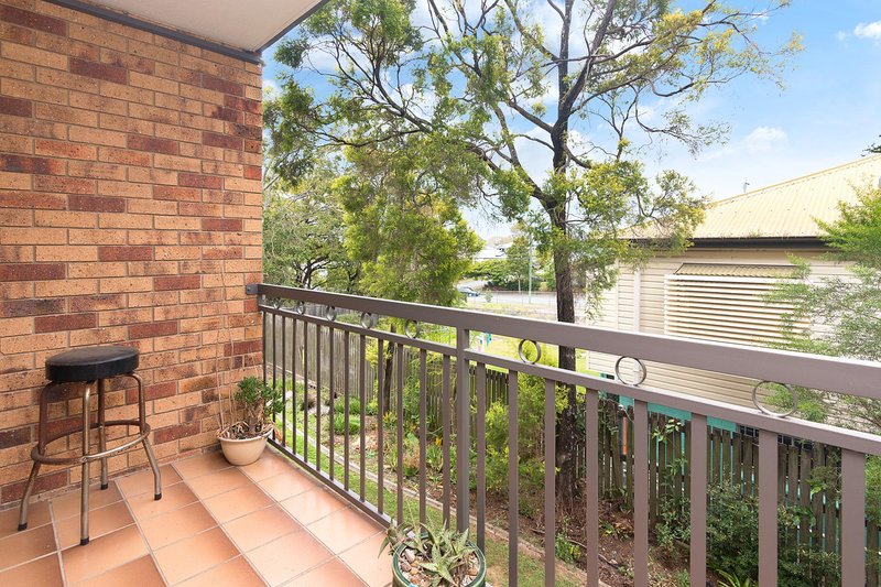 Photo - 2/7 Lamont Road, Wilston QLD 4051 - Image 5