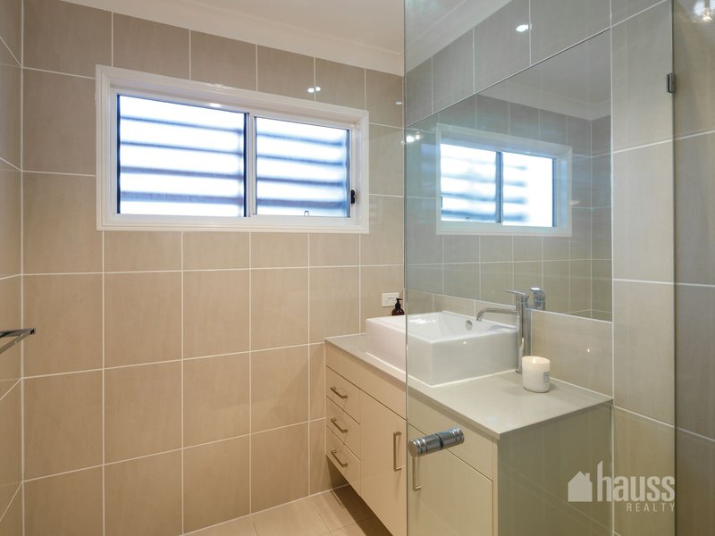 Photo - 27 Lance Street, Sherwood QLD 4075 - Image 12