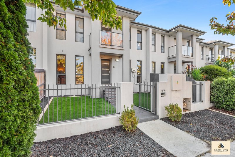 Photo - 27 Lansdown Crescent, Casey ACT 2913 - Image 2