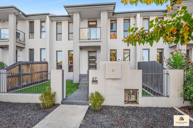 Photo - 27 Lansdown Crescent, Casey ACT 2913 - Image 3