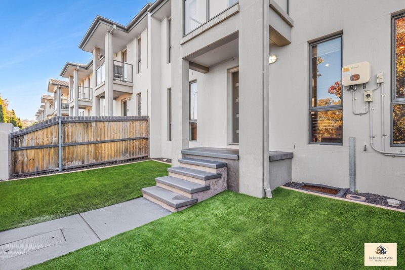 Photo - 27 Lansdown Crescent, Casey ACT 2913 - Image 4