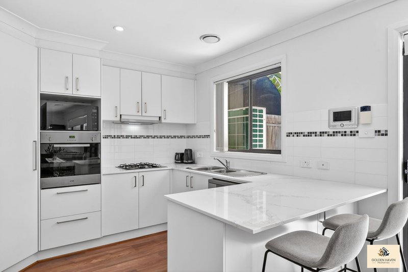 Photo - 27 Lansdown Crescent, Casey ACT 2913 - Image 7