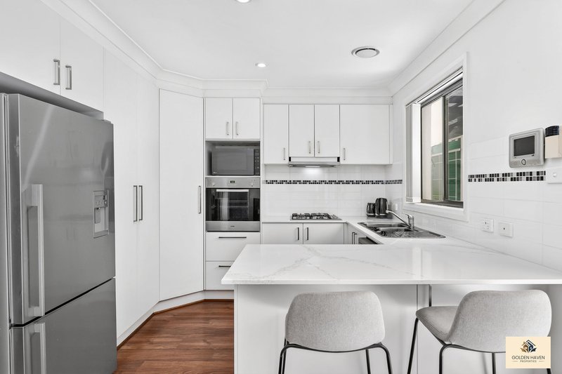 Photo - 27 Lansdown Crescent, Casey ACT 2913 - Image 8