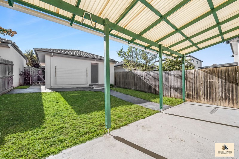 Photo - 27 Lansdown Crescent, Casey ACT 2913 - Image 21
