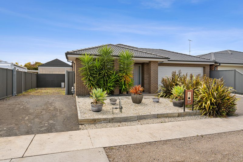 27 Lapwing Drive, Lara VIC 3212