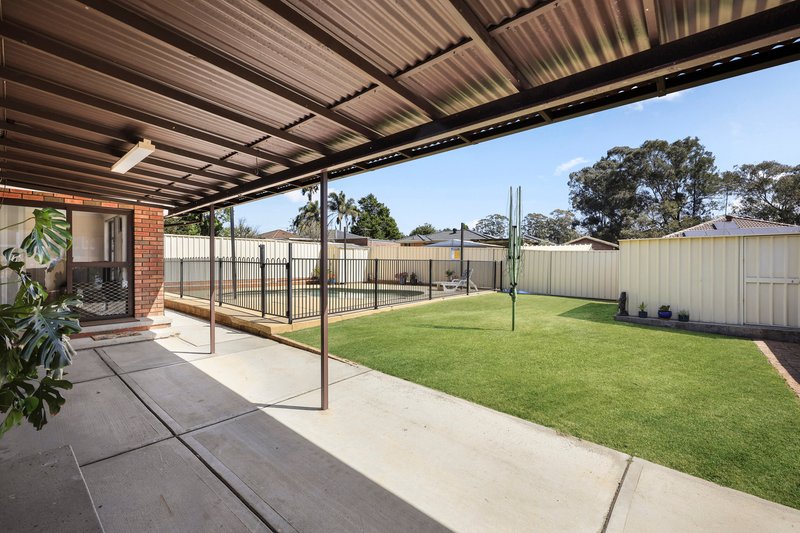 Photo - 27 Larapinta Crescent, St Helens Park NSW 2560 - Image 14