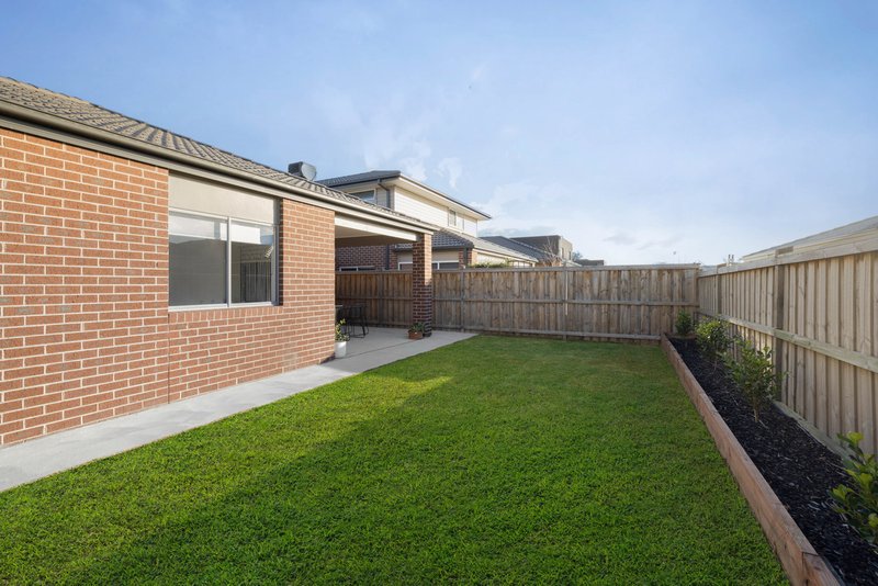 Photo - 27 Lavelle Place, Wollert VIC 3750 - Image 17