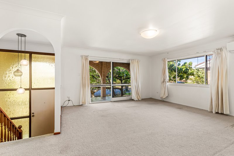 Photo - 27 Lenore Crescent, Springwood QLD 4127 - Image 2