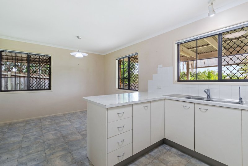 Photo - 27 Lentara Crescent, Mooloolaba QLD 4557 - Image 7