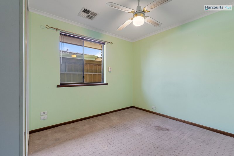 Photo - 27 Lerunna Avenue, Hallett Cove SA 5158 - Image 8