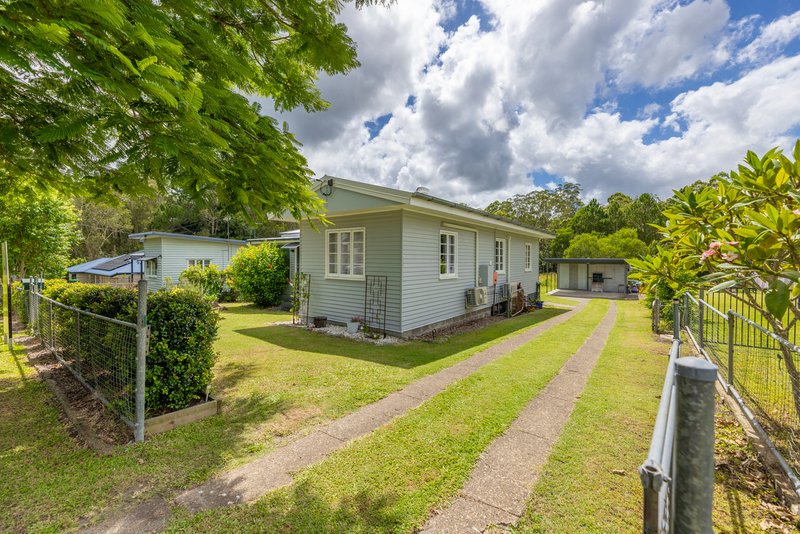 Photo - 27 Leslie Street, Woodford QLD 4514 - Image 2