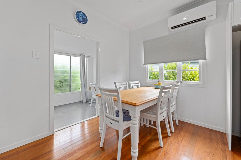 Photo - 27 Leslie Street, Woodford QLD 4514 - Image 9