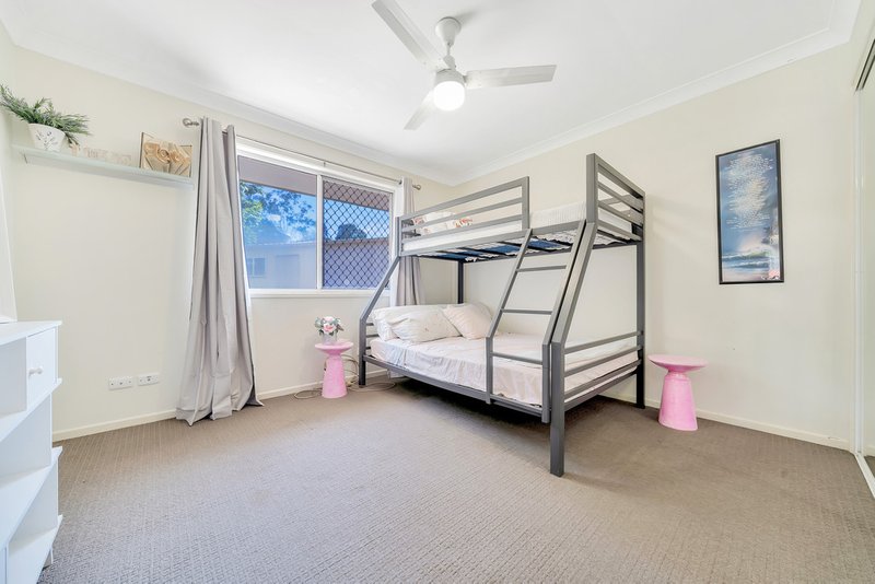 Photo - 27 Lindau Street, Edens Landing QLD 4207 - Image 9