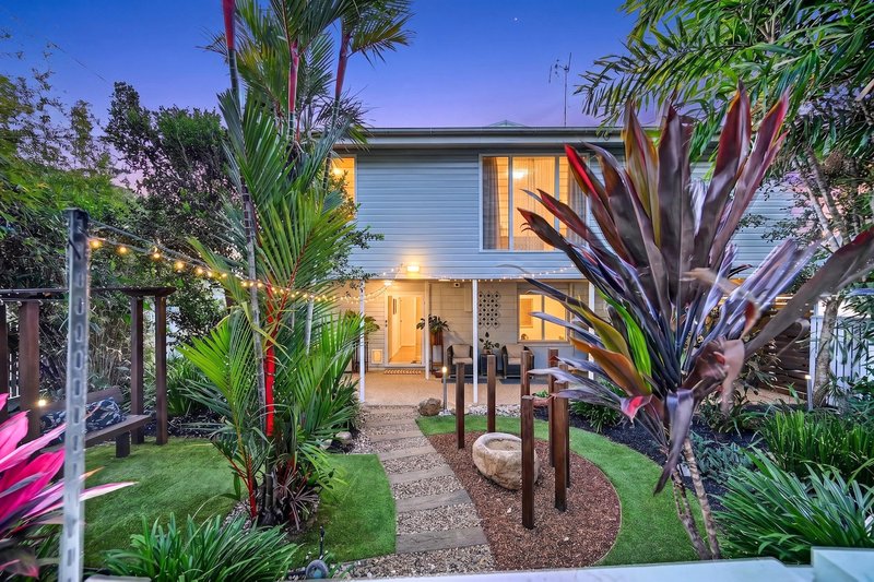 Photo - 27 Lindsay Street, Rosslea QLD 4812 - Image 2
