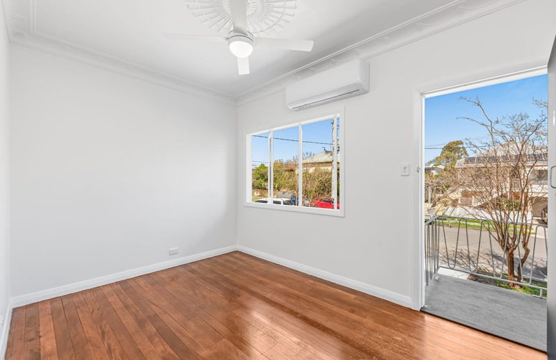 Photo - 2/7 Line Street, Woolloongabba QLD 4102 - Image 2