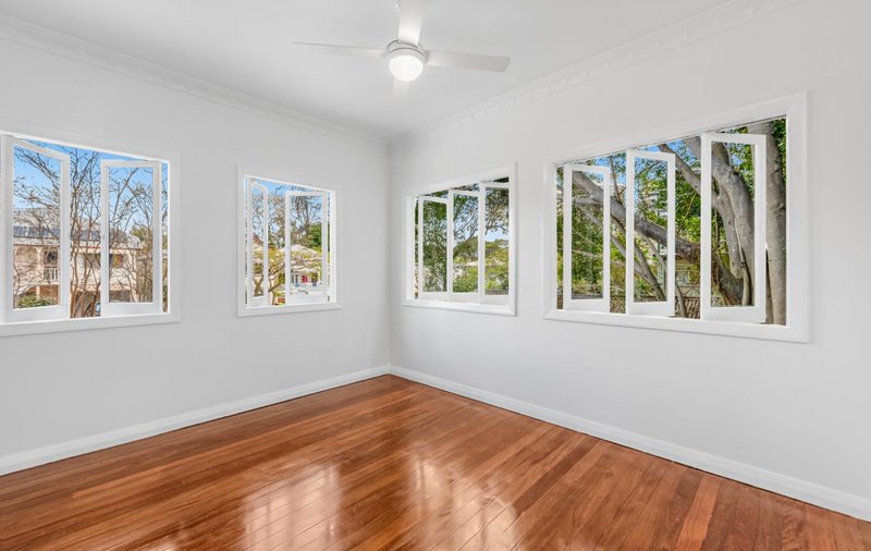 Photo - 2/7 Line Street, Woolloongabba QLD 4102 - Image 3