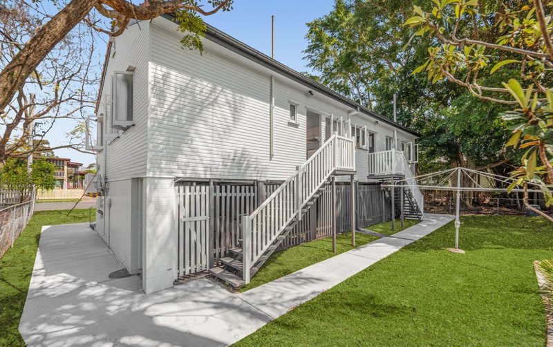 Photo - 2/7 Line Street, Woolloongabba QLD 4102 - Image 7