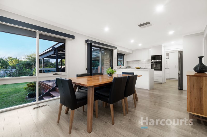 Photo - 27 Linsley Way, Wantirna VIC 3152 - Image 4