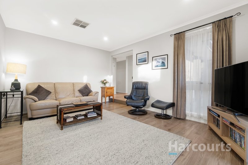 Photo - 27 Linsley Way, Wantirna VIC 3152 - Image 5