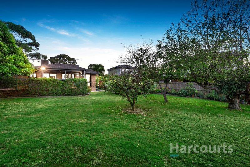 Photo - 27 Linsley Way, Wantirna VIC 3152 - Image 11