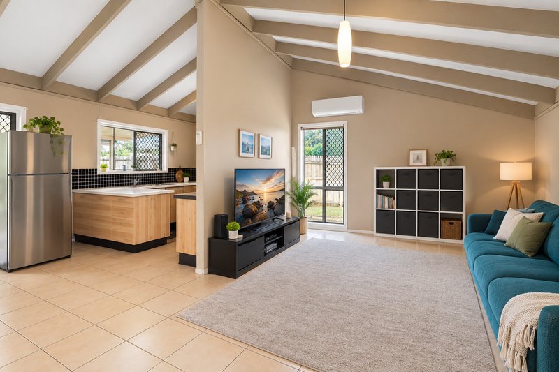 Photo - 27 Lisa Street, Deception Bay QLD 4508 - Image 2