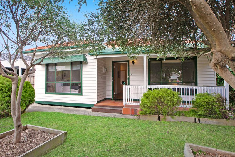 27 Liston Avenue, Reservoir VIC 3073