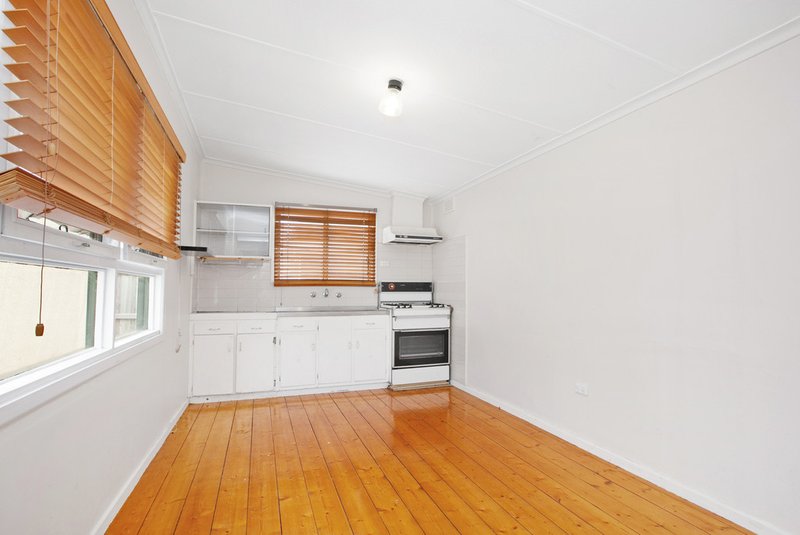 Photo - 27 Liston Avenue, Reservoir VIC 3073 - Image 16