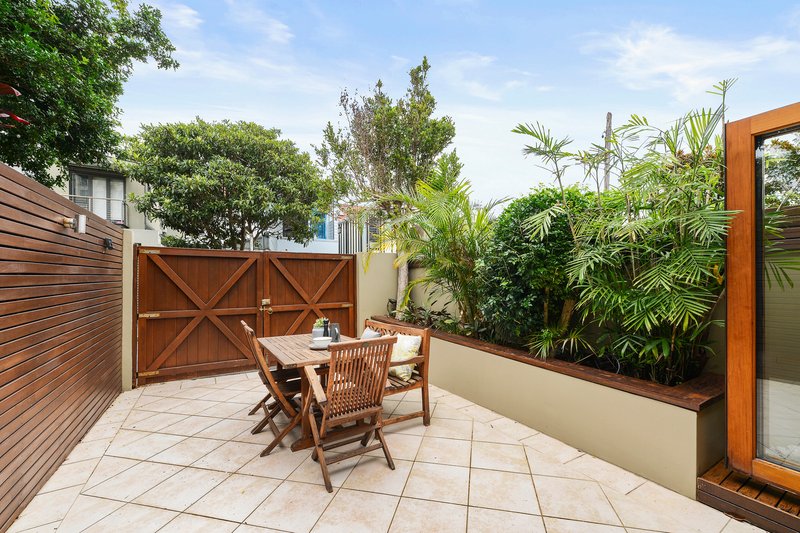 Photo - 27 Llandaff Street, Bondi Junction NSW 2022 - Image 3