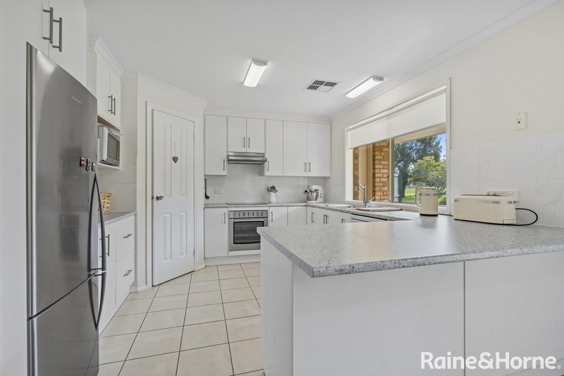 Photo - 27 Lockaba Drive, Strathalbyn SA 5255 - Image 5