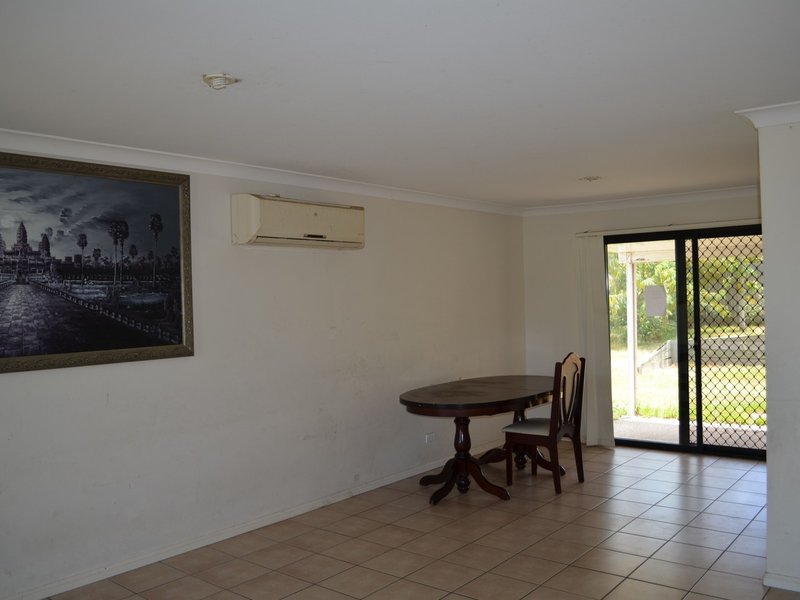 Photo - 27 Lockyer Place, Crestmead QLD 4132 - Image 3