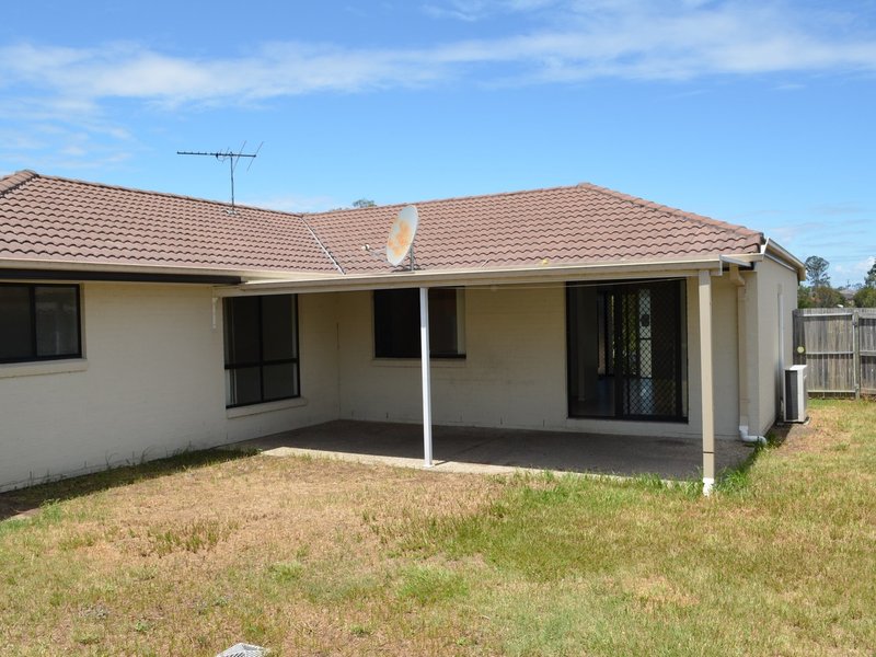 Photo - 27 Lockyer Place, Crestmead QLD 4132 - Image 12