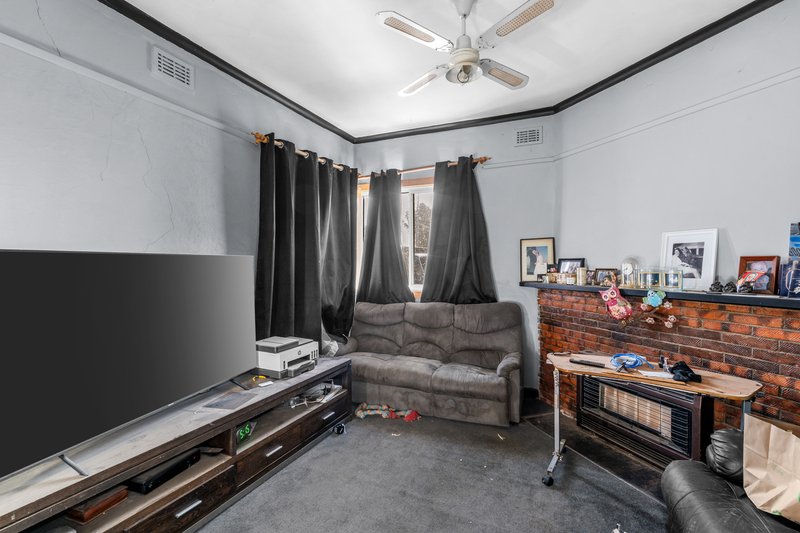 Photo - 27 Loco Street, Seymour VIC 3660 - Image 2