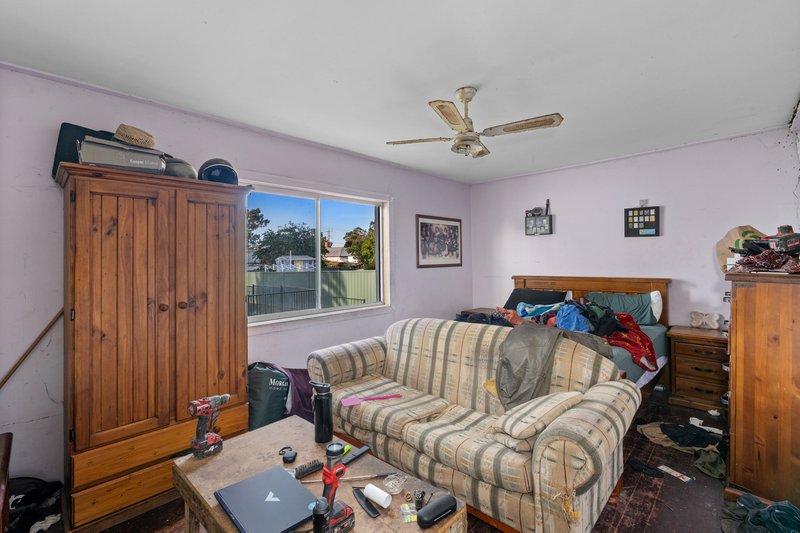 Photo - 27 Loco Street, Seymour VIC 3660 - Image 4