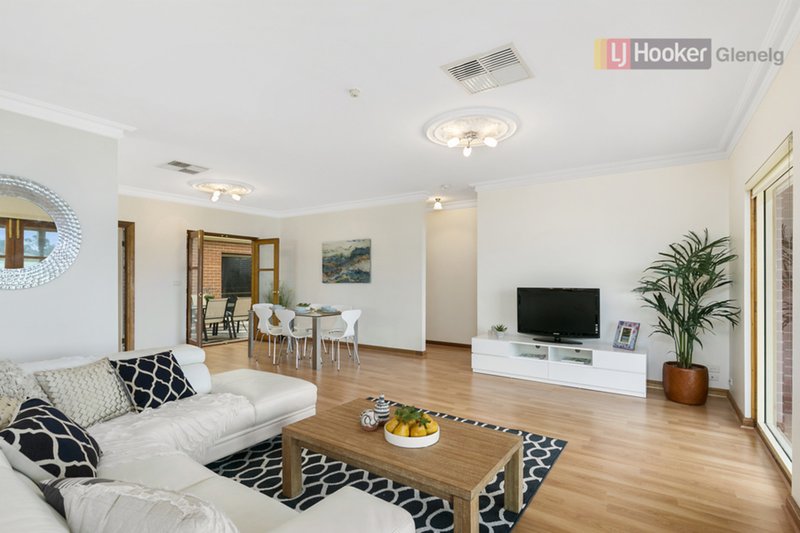 Photo - 27 Lord Hobart Way, West Lakes SA 5021 - Image 5