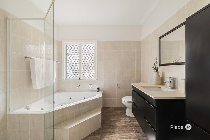 Photo - 27 Love Street, Holland Park QLD 4121 - Image 3